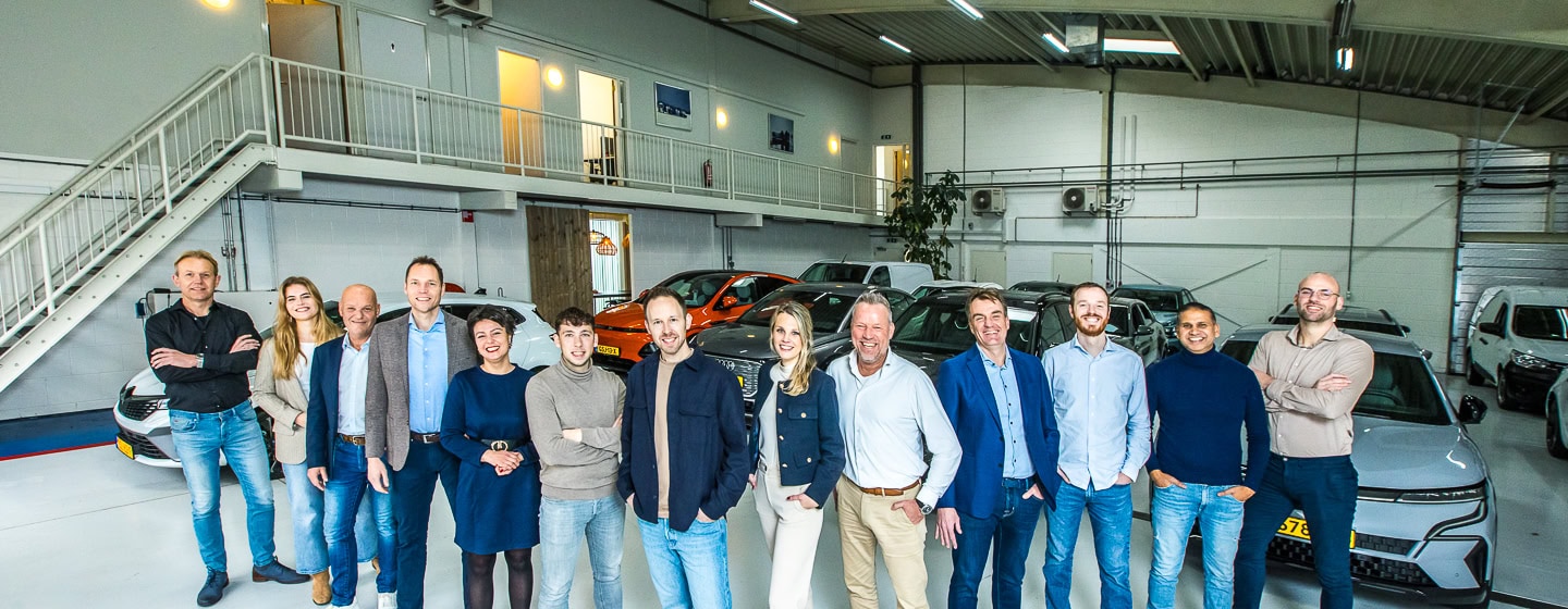 16 12 2024 pim lease groepsportret 560x1440 96dpi lsfotografie